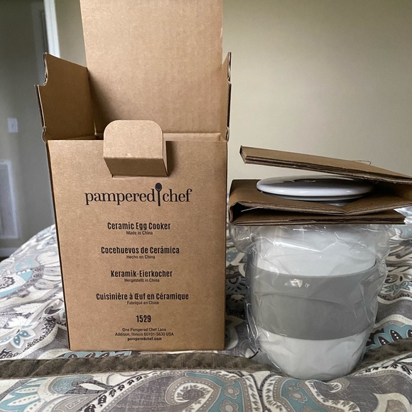 Pampered Chef Ceramic Egg Cooker NIB - Picture 1 of 3